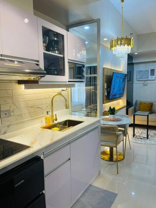 Marias Suite Near Manila Bay Free Use Of Pool Exteriör bild